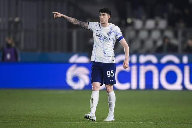  西甲豪门引援策略的深层逻辑：从个体博弈到体系重构 体育新闻