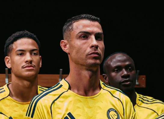 阿斯:虽然C罗的私人飞机抵达马德里,但球员本人仍留在沙特 新闻