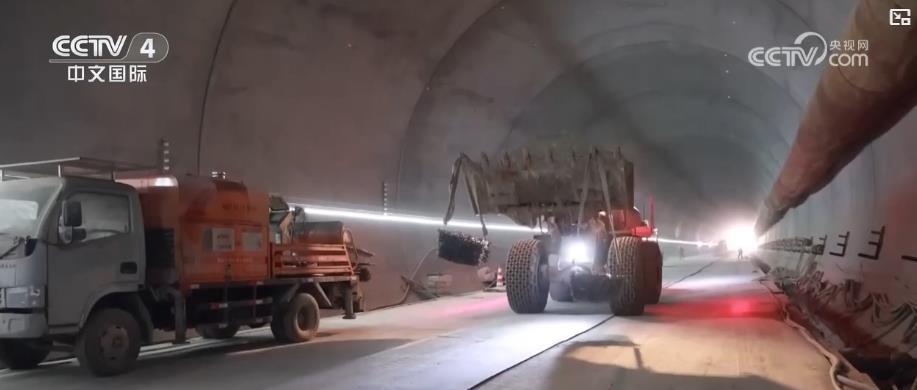 新春新气象:各地重大工程建设 “加速跑” 助力“十五五”开好局起好步_0227222445 新闻