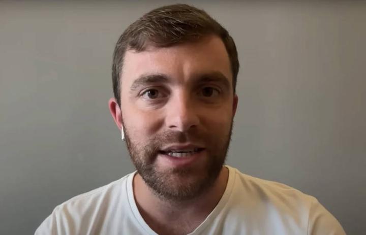  足球情报大师罗马诺遭遇信誉考验；一则沙特广告引发轩然大波，律师介入化解危机。 体育新闻 足球情报大师罗马诺遭遇信誉考验；一则沙特广告引发轩然大波，律师介入化解危机。 体育新闻