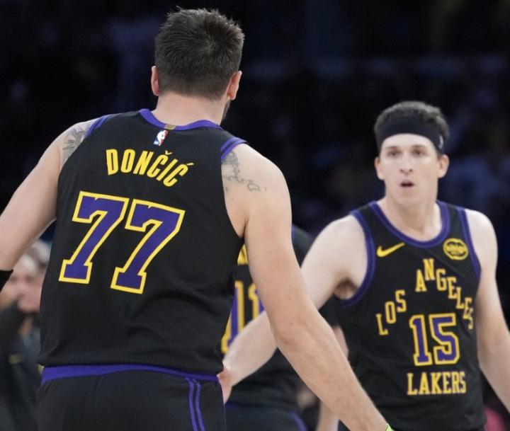 二人组闪耀赛场,东契奇直言与里夫斯搭档无比轻松;湖人下半场燃起斗志逆转取胜 体育新闻 二人组闪耀赛场,东契奇直言与里夫斯搭档无比轻松;湖人下半场燃起斗志逆转取胜 体育新闻 二人组闪耀赛场,东契奇直言与里夫斯搭档无比轻松;湖人下半场燃起斗志逆转取胜 体育新闻