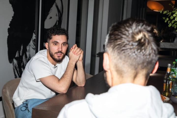  从街头到蓝月：谢尔基；守护足球魔力，梦想金球荣耀。 体育新闻 从街头到蓝月：谢尔基；守护足球魔力，梦想金球荣耀。 体育新闻