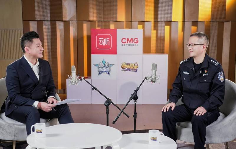 代码筑牢平安防线;三十年磨砺铸就科技警魂;温暖人间的基层故事。 新闻 代码筑牢平安防线;三十年磨砺铸就科技警魂;温暖人间的基层故事。 新闻