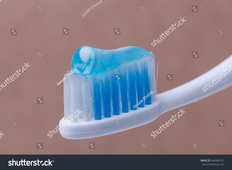 刷牙习惯暗藏隐患,医生提醒:这些常见做法正在削弱护牙效果。 健康养生