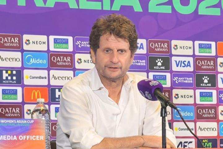 澳大利亚女足惜败日本;主帅感慨坚持之道;我们需更坚定方向。 体育新闻