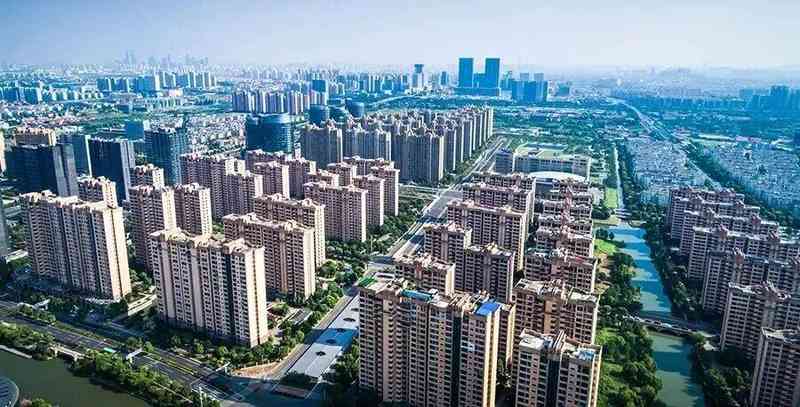 防水行业迎来密集调价潮;东方雨虹等龙头企业连续发布调整通知;原材料成本压力推动市场格局优化。 股票财经