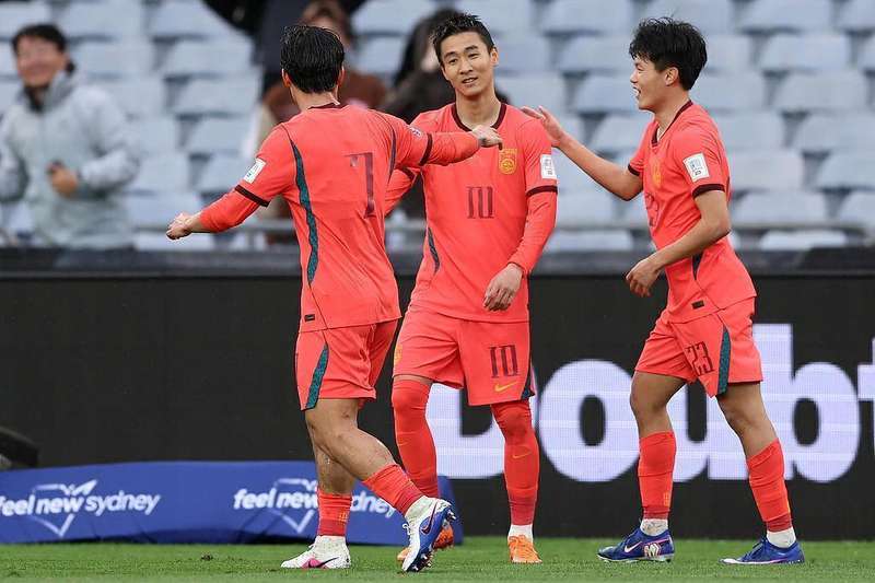 2026年周期新起点:邵佳一执教首秀的战术红利与机遇 体育新闻